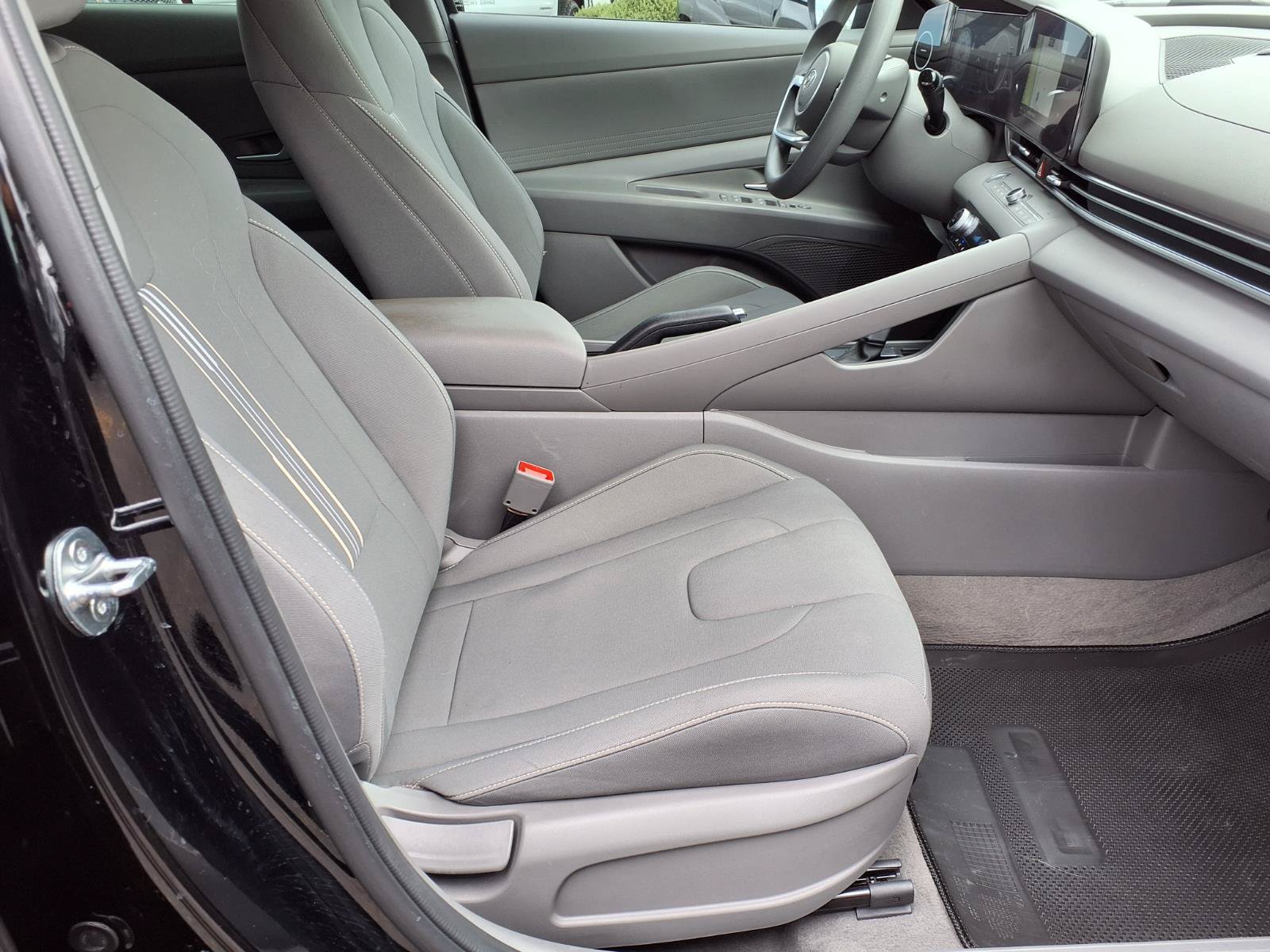 Certified 2024 Hyundai Elantra SEL FWD image 11