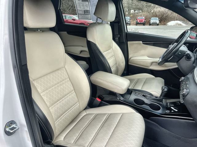 Used 2017 Kia Sorento SX image 28