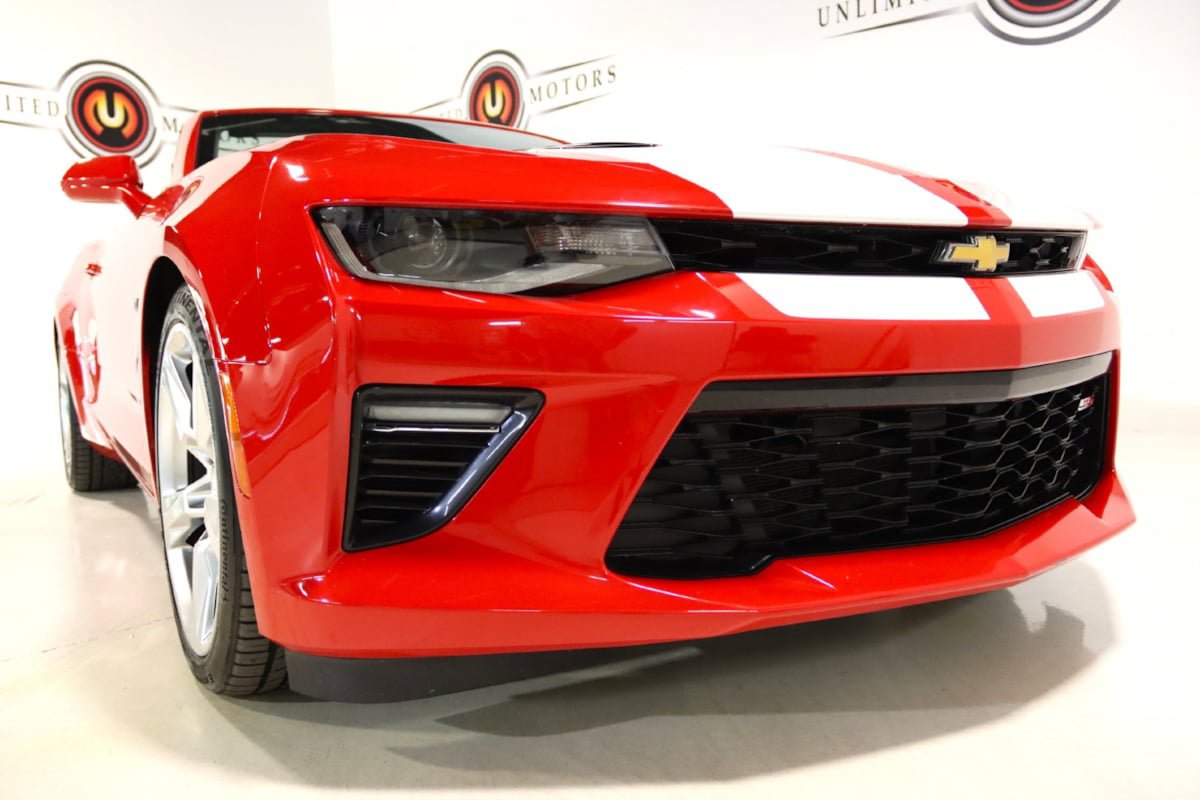 Used 2018 Chevrolet Camaro SS RWD image 29