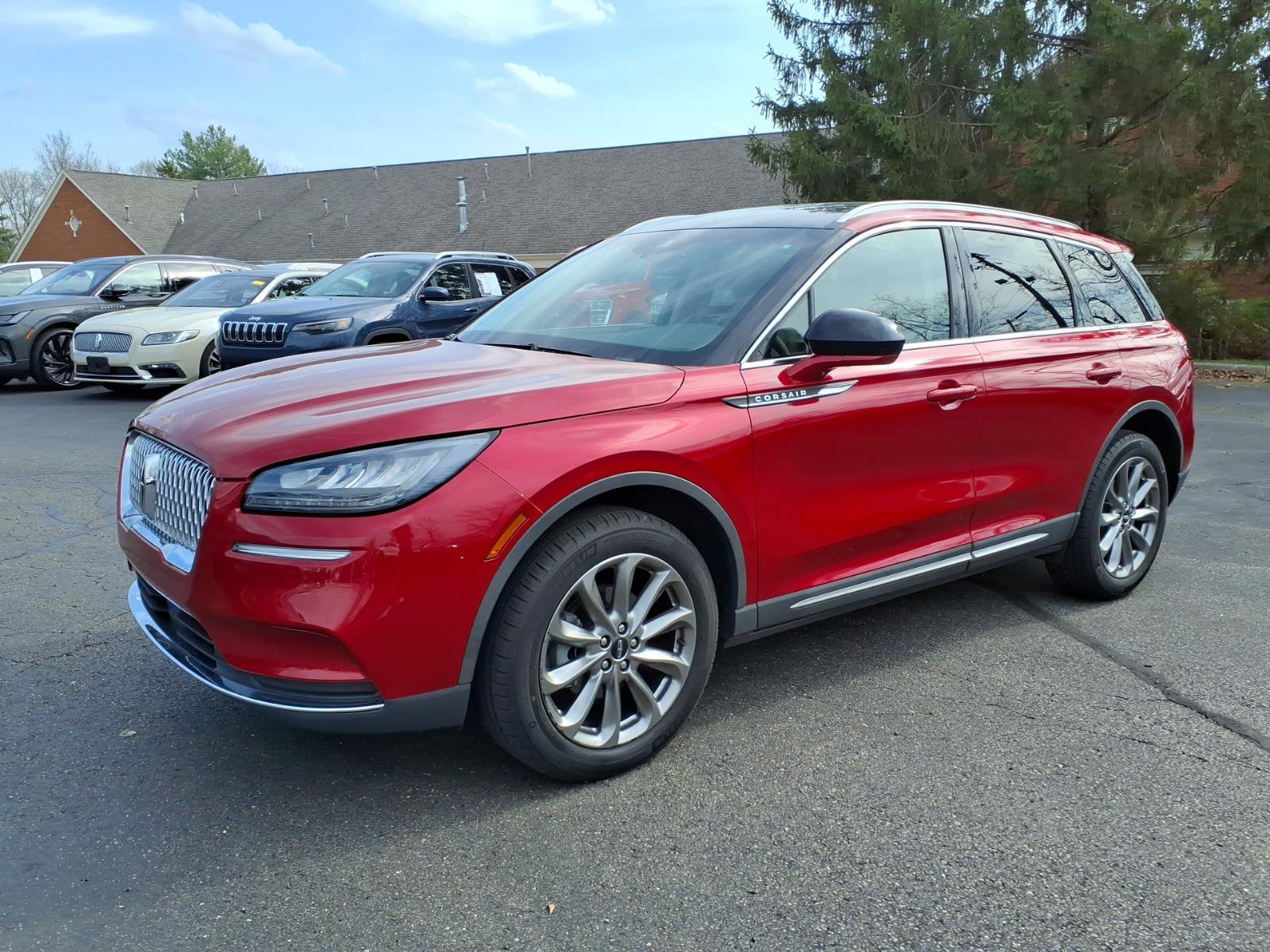 Used 2022 Lincoln Corsair AWD w/ Premium Package image 3