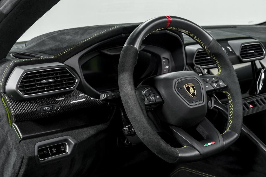Used 2024 Lamborghini Urus Performante AWD/4WD image 13