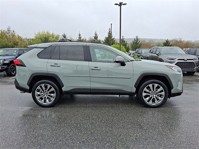 Used 2019 Toyota RAV4 XLE Premium image 7