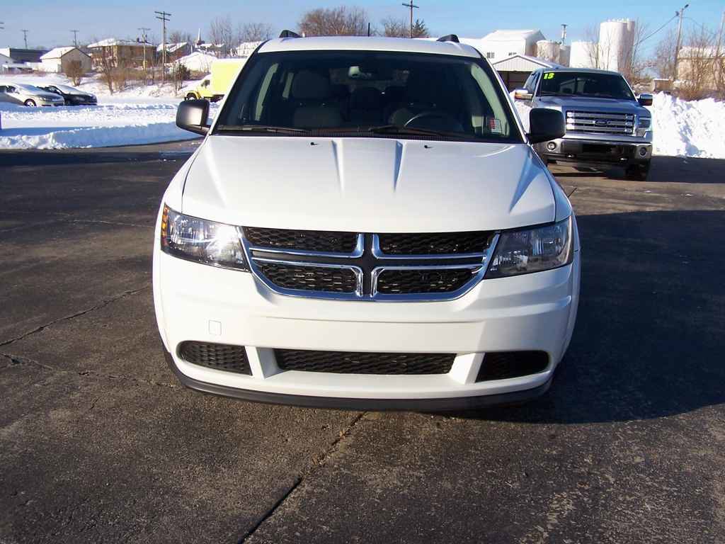 Used 2020 Dodge Journey SE w/ Blacktop Package image 2