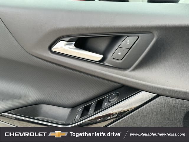 Used 2025 Chevrolet Equinox LT FWD image 24