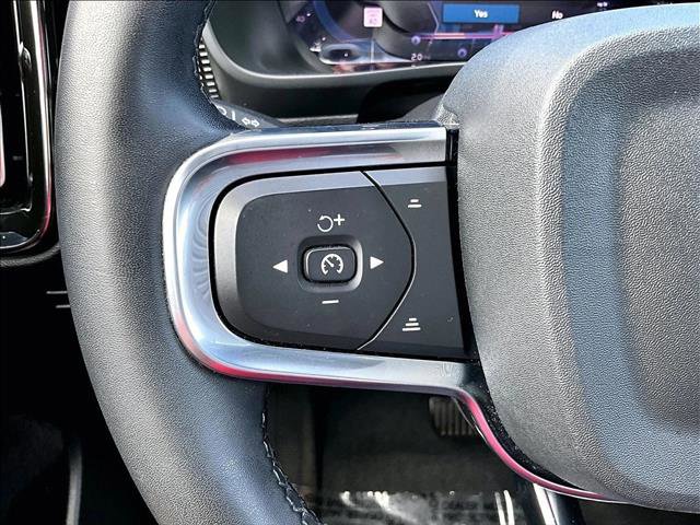 Used 2024 Volvo XC40 B5 Plus AWD/4WD image 20