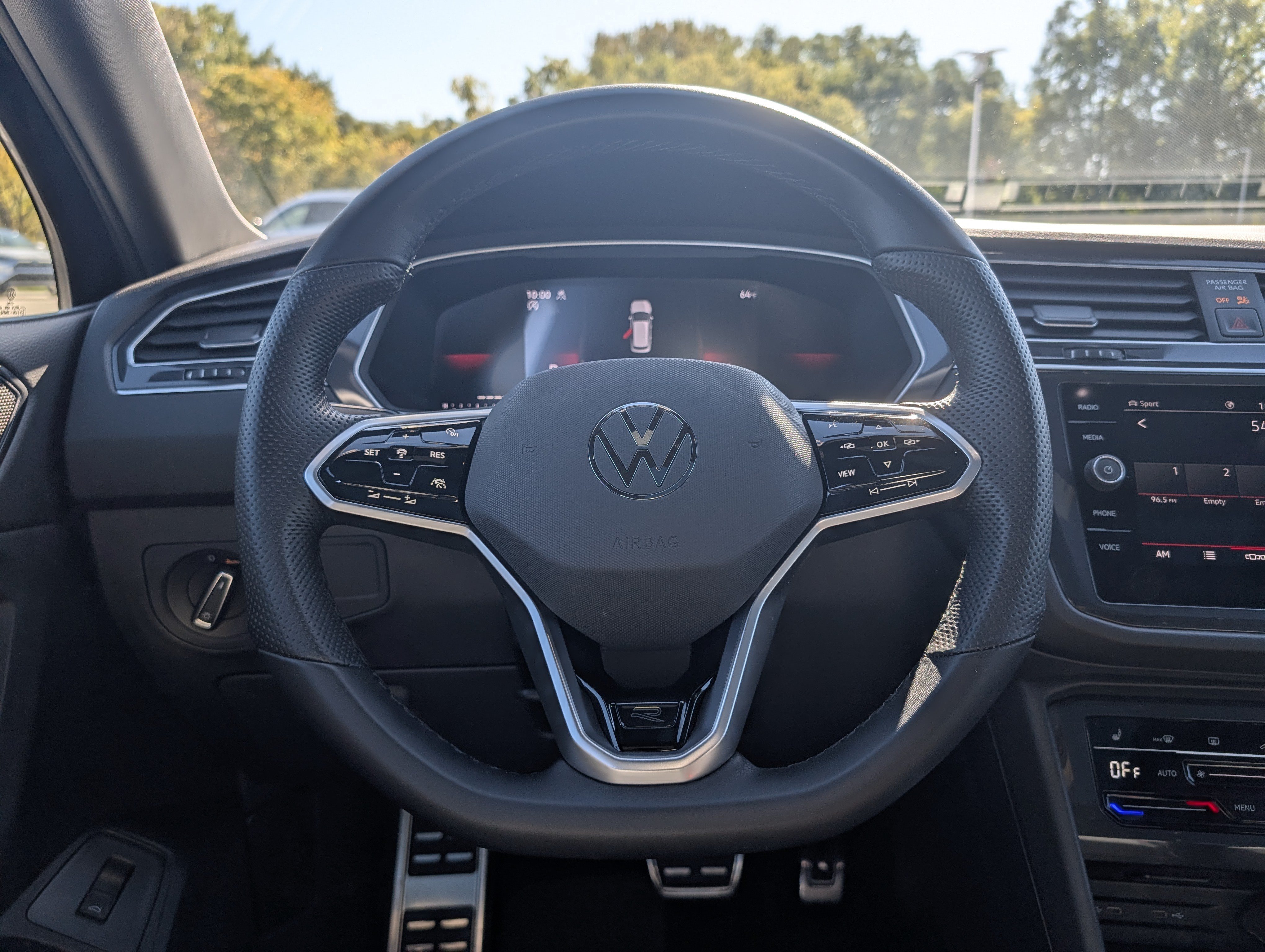 Certified 2024 Volkswagen Tiguan SE R-Line w/ MDO Package, Two-Row AWD/4WD image 25