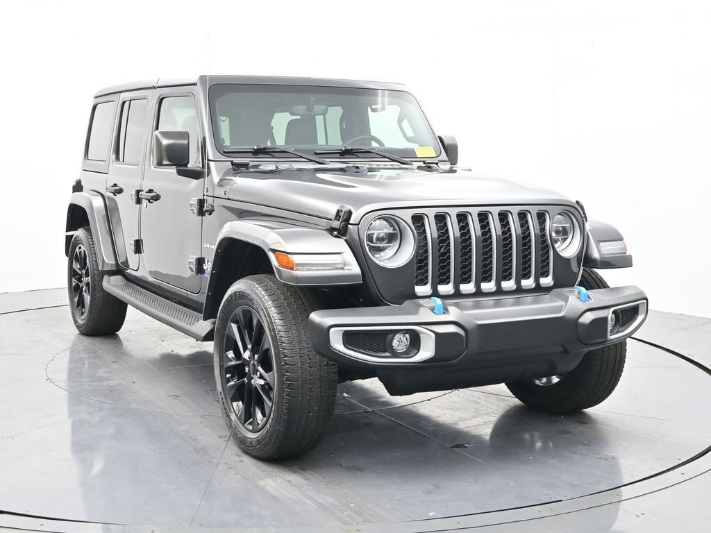 Used 2022 Jeep Wrangler Unlimited Sahara image 3