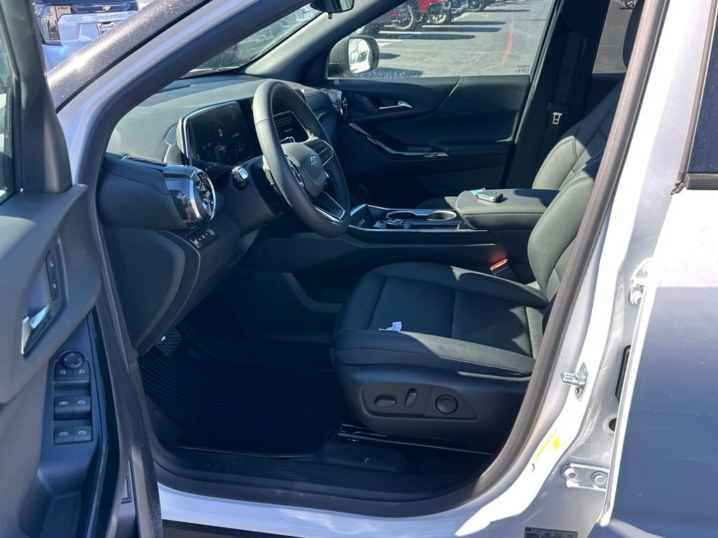 New 2026 Chevrolet Equinox LT w/ Convenience Package II image 13