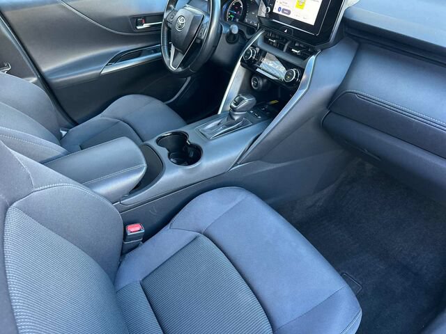 Used 2024 Toyota Venza LE AWD/4WD image 19