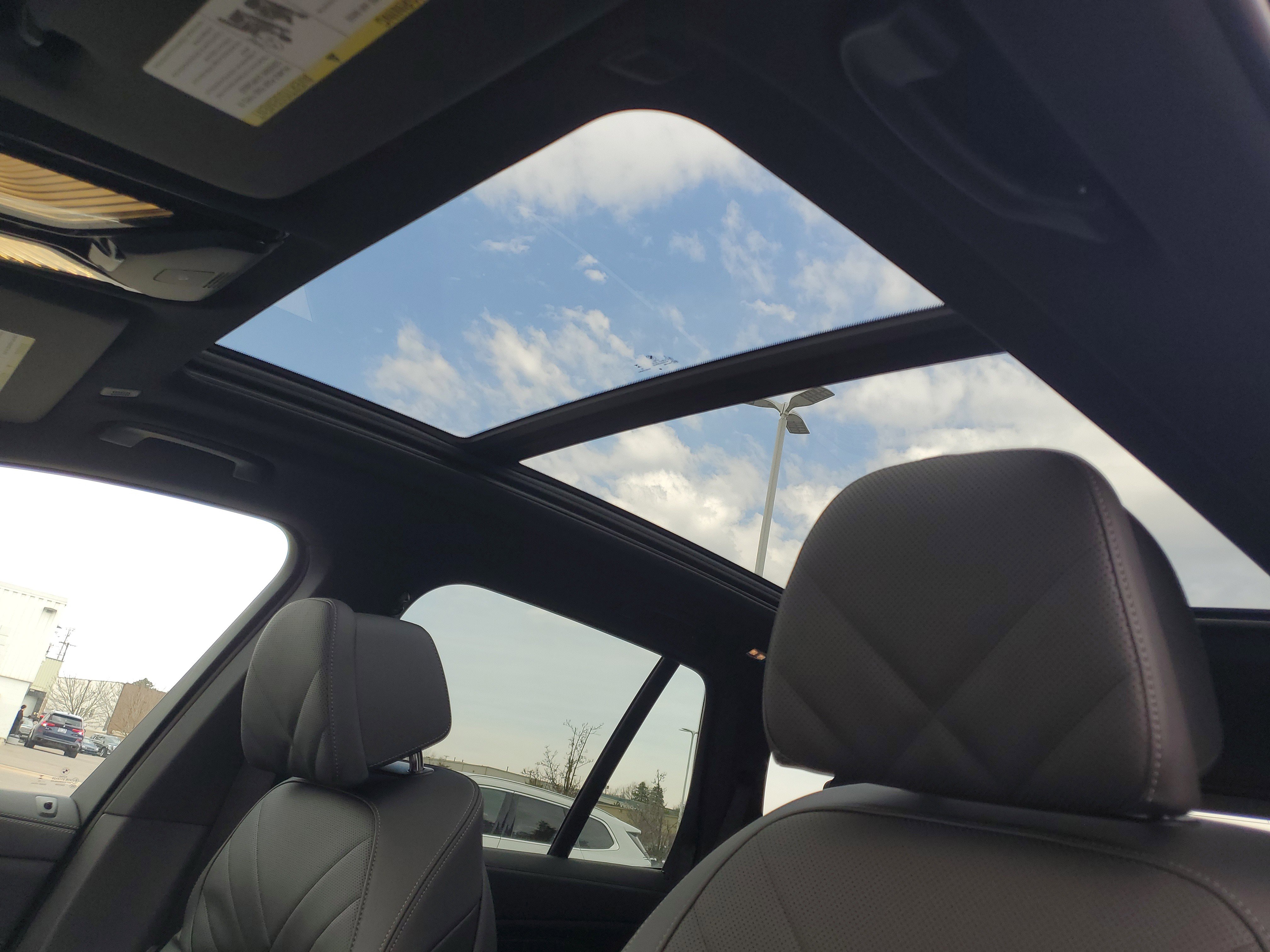 Certified 2025 BMW X5 xDrive40i w/ Climate Comfort Package image 8