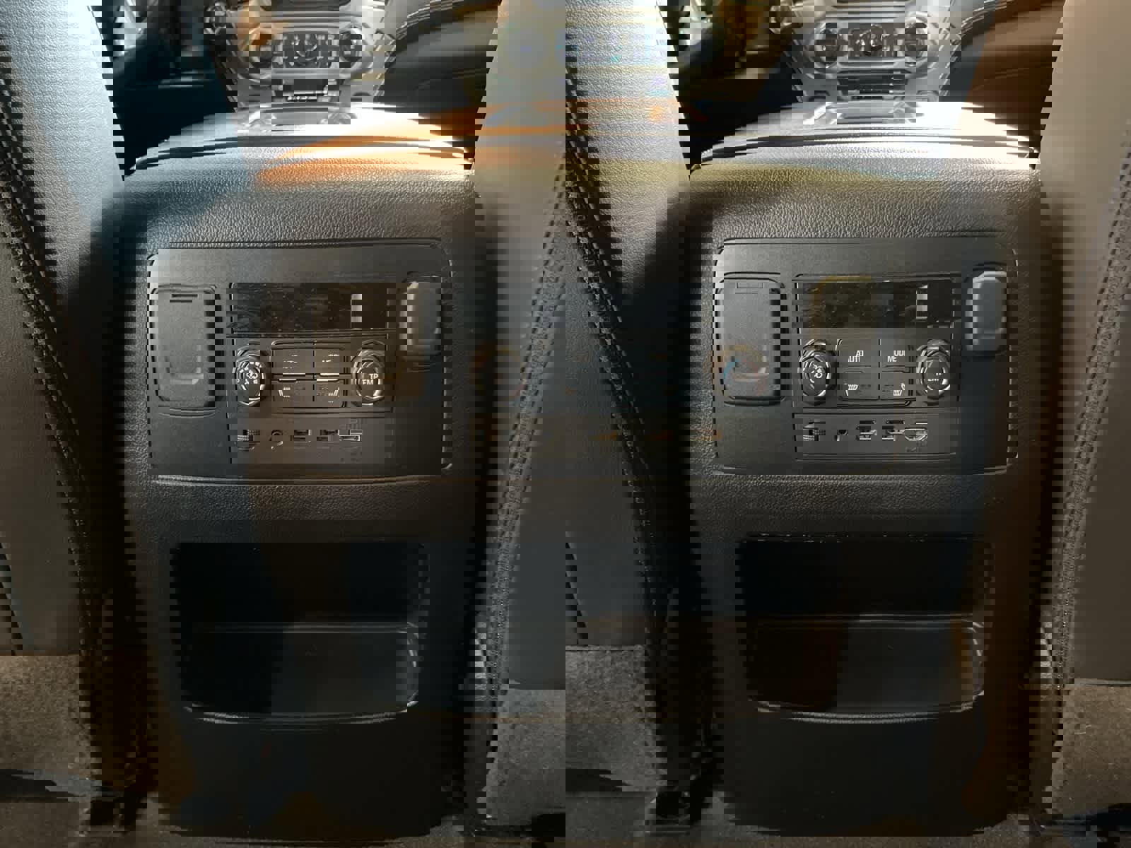 Used 2020 GMC Yukon Denali w/ Denali Ultimate Package image 27