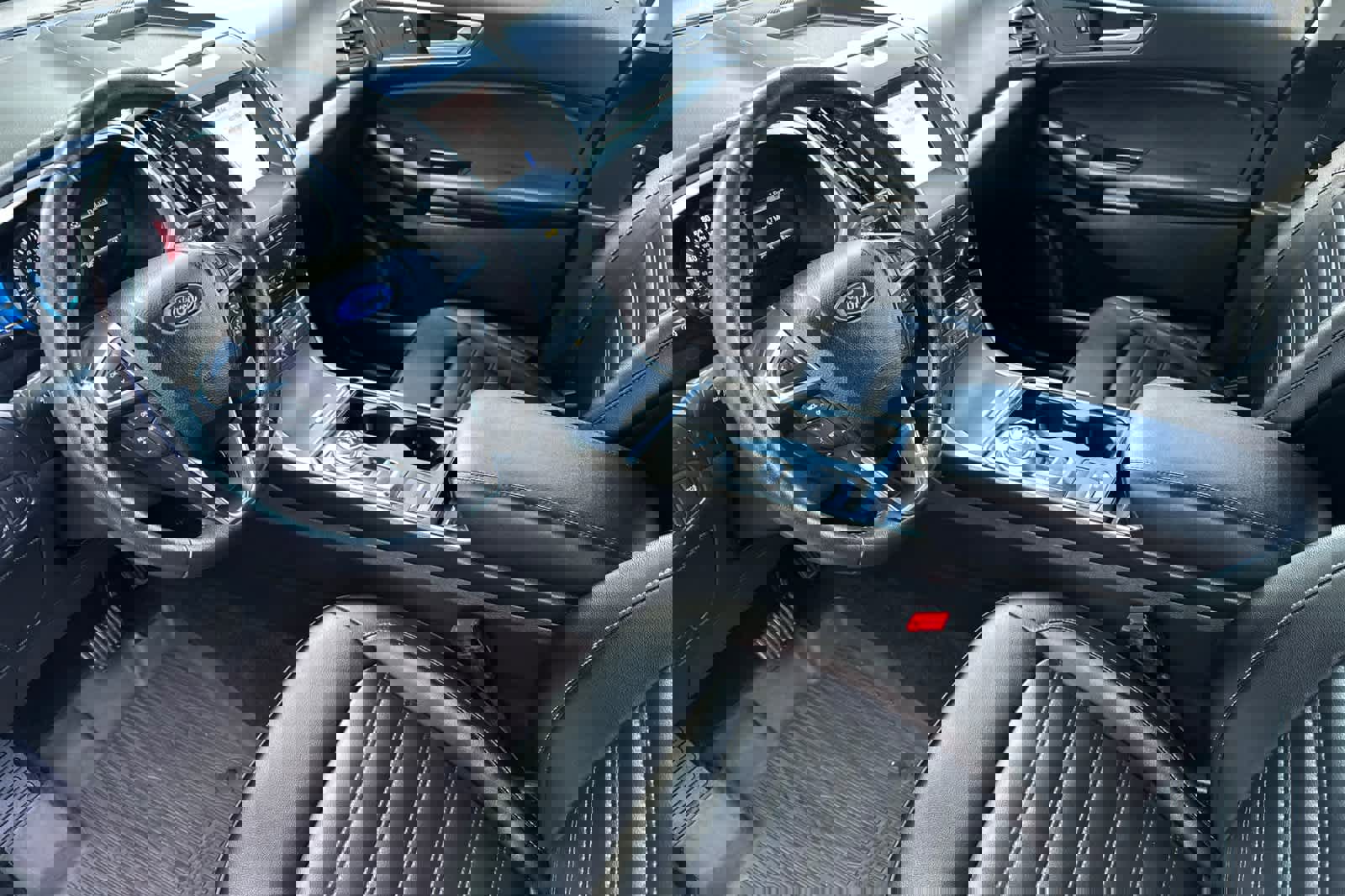 Used 2020 Ford Edge SEL image 11