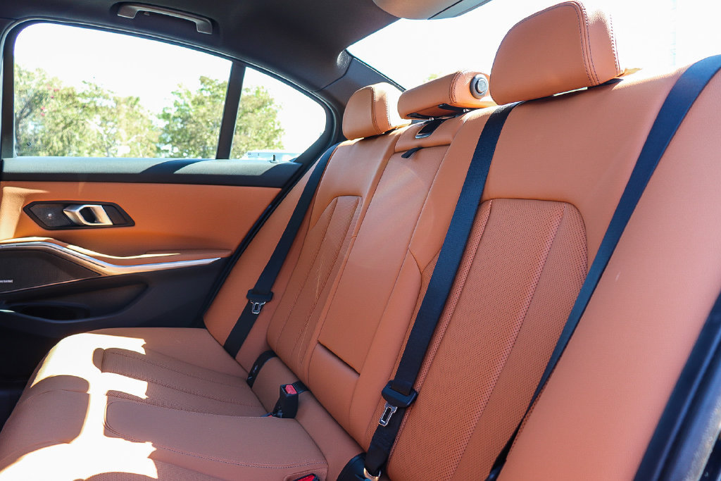 Used 2025 BMW M340i RWD image 18