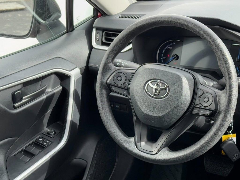 Used 2025 Toyota RAV4 LE image 12