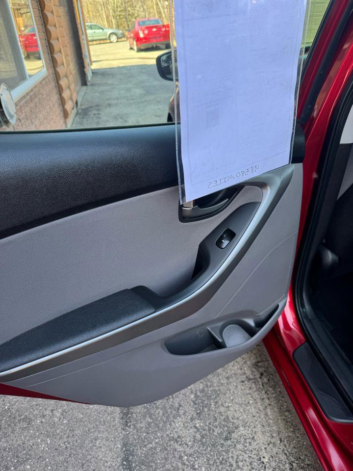 Used 2014 Hyundai Elantra SE w/ Option Group 02 image 14