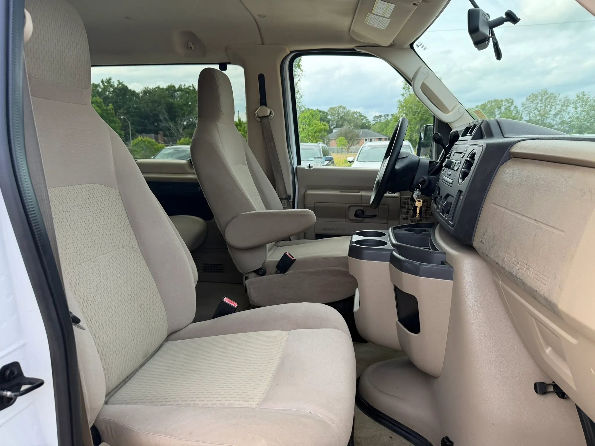 Used 2012 Ford E-350 and Econoline 350 XLT RWD image 22