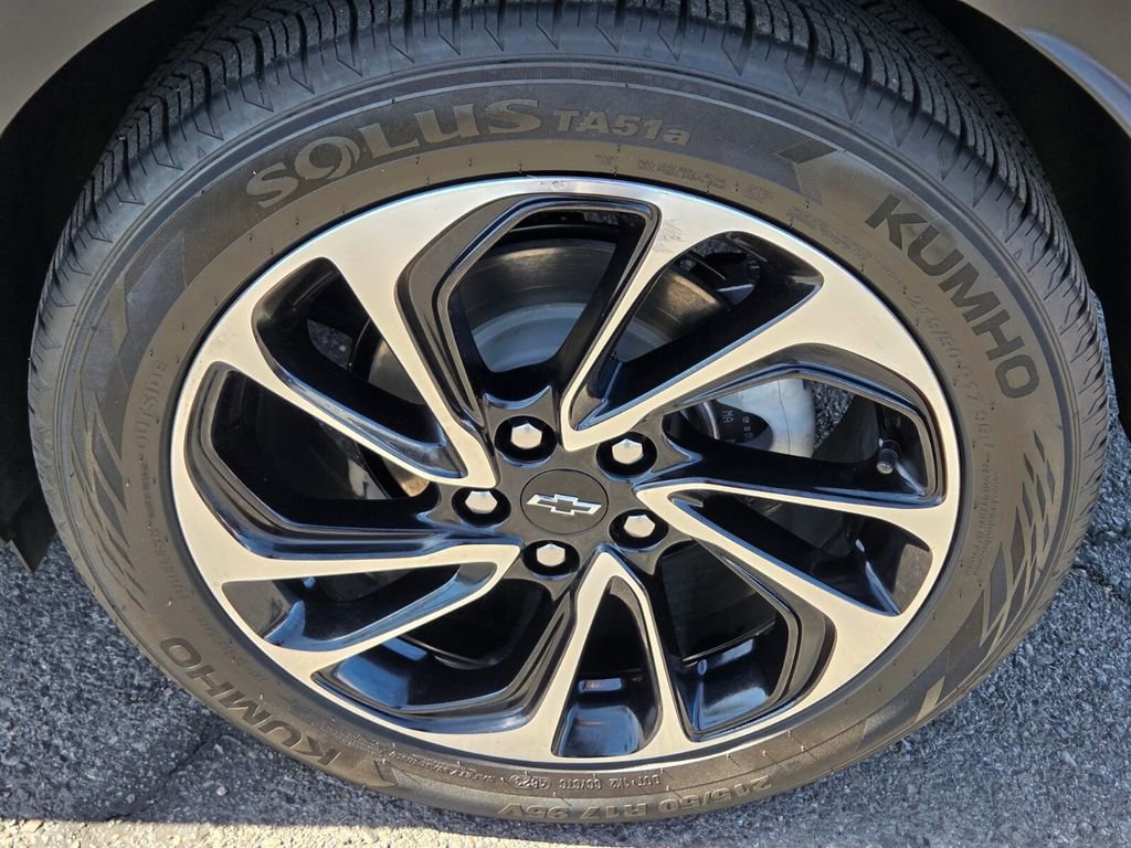 Used 2022 Chevrolet Bolt EUV Premier w/ Sun & Sound Package FWD image 12