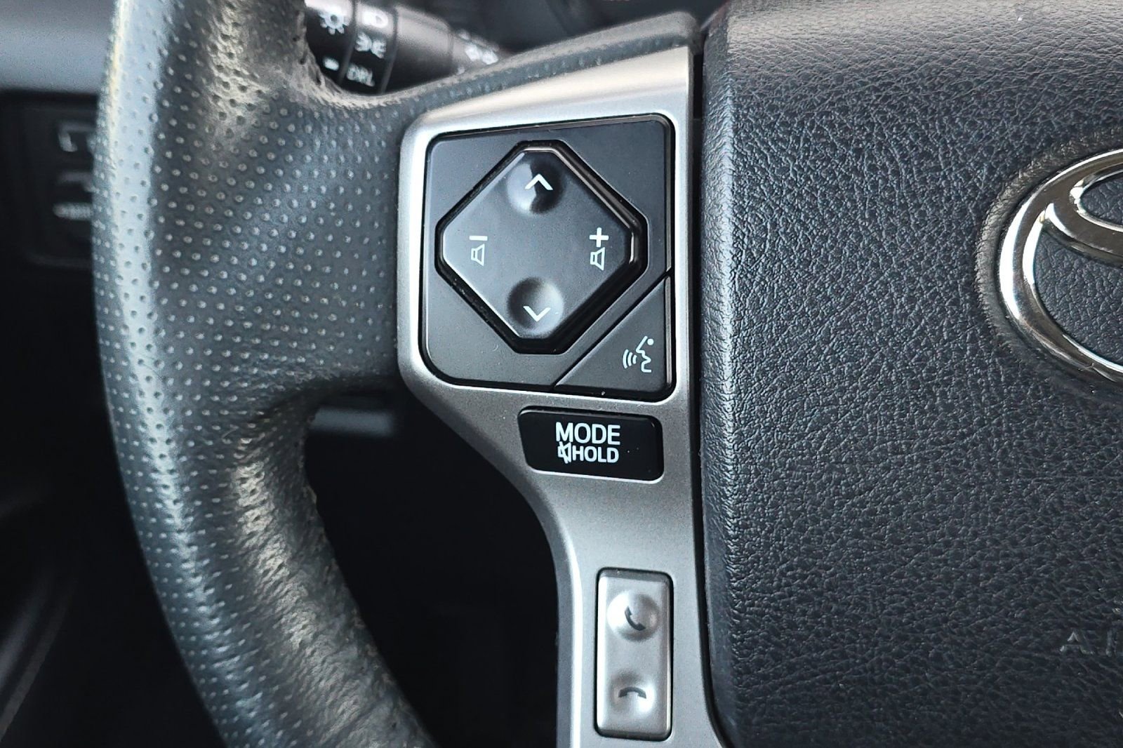 Used 2020 Toyota 4Runner SR5 Premium AWD/4WD image 27