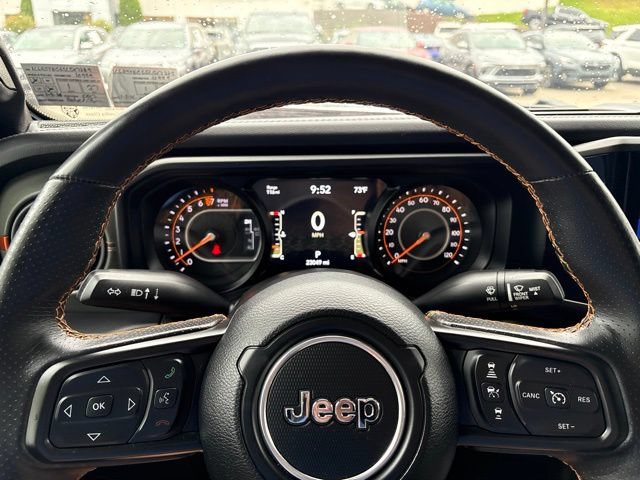 Used 2025 Jeep Gladiator Mojave AWD/4WD image 24