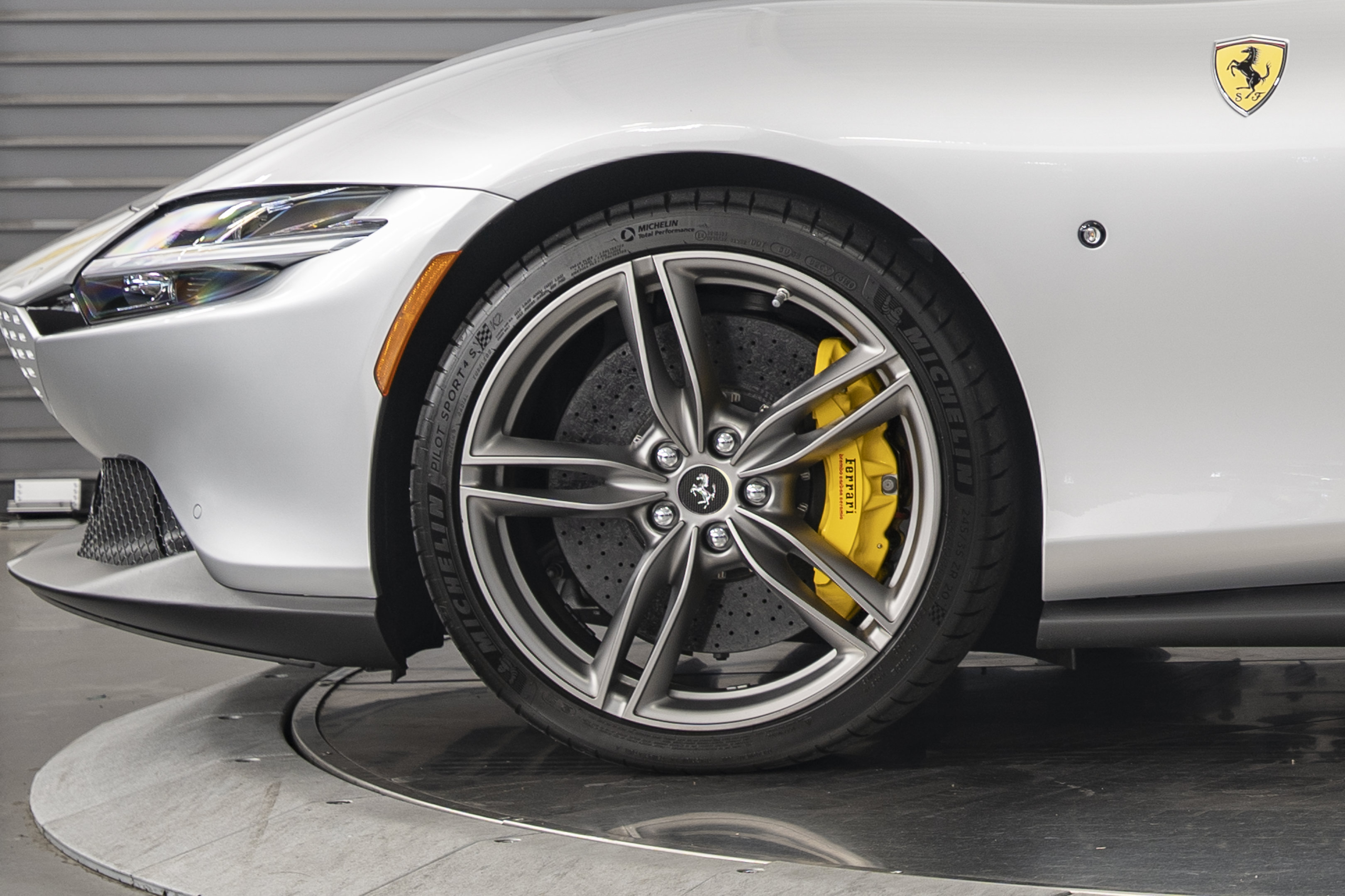 Used 2021 Ferrari Roma RWD image 15