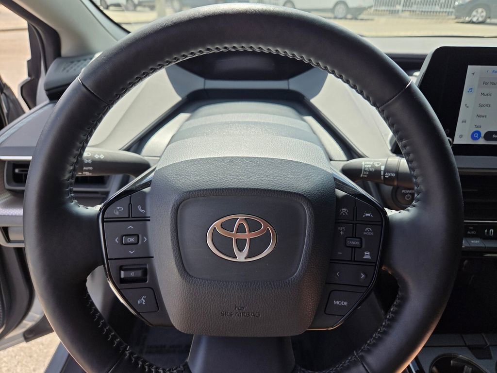 Used 2023 Toyota Prius XLE FWD image 29
