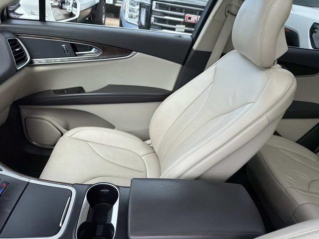 Used 2016 Lincoln MKX Reserve w/ Cargo Utility Package FWD image 21