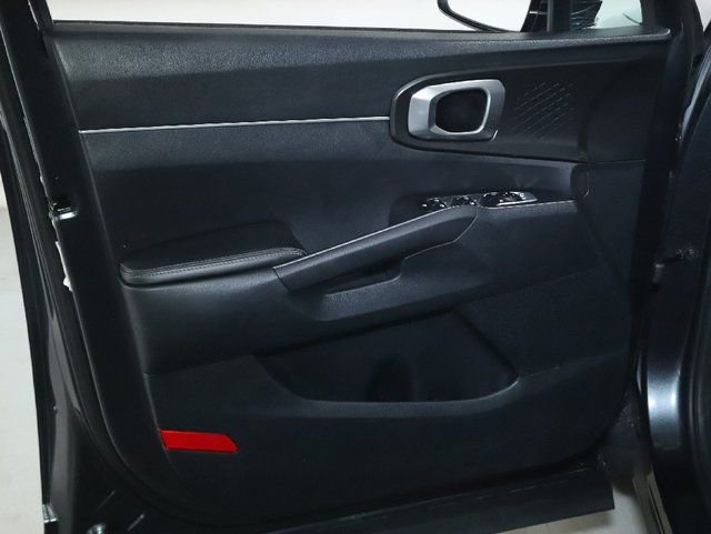 Used 2022 Kia Sorento LX AWD/4WD image 15