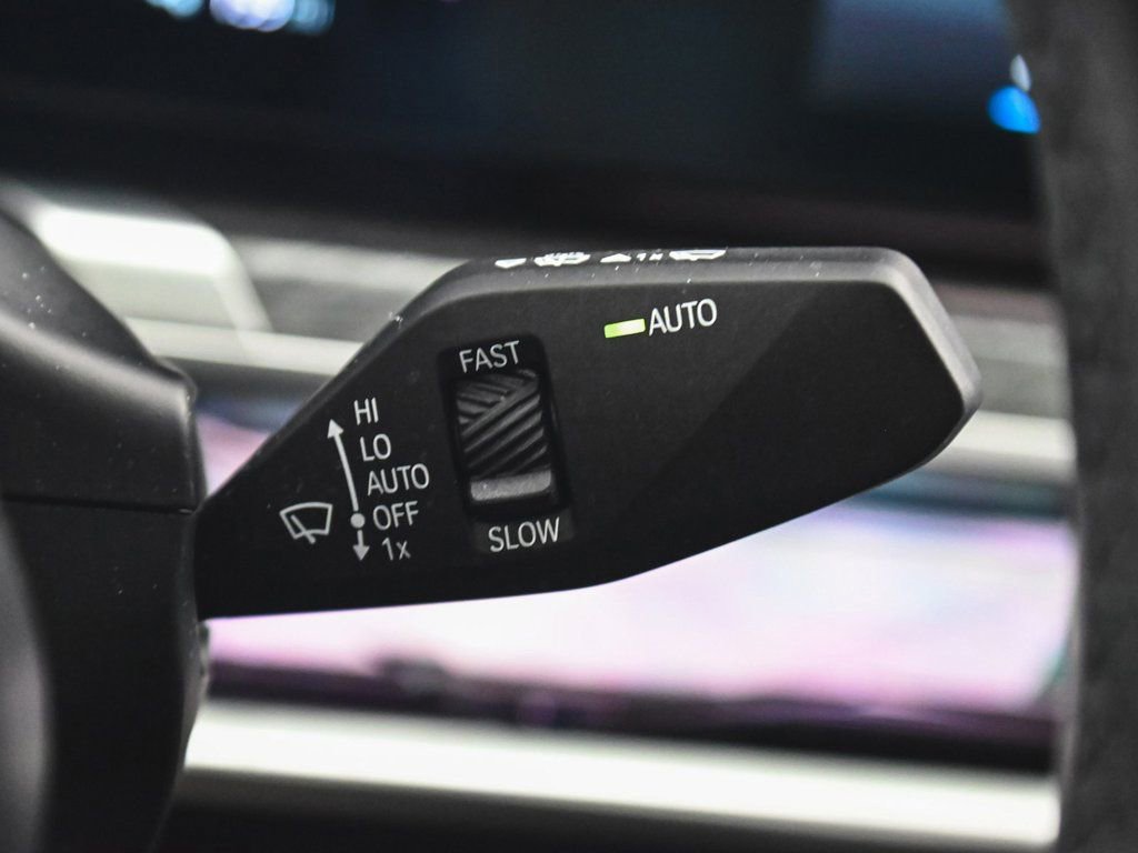 Used 2023 BMW i7 xDrive60 w/ Executive Package 2 image 31