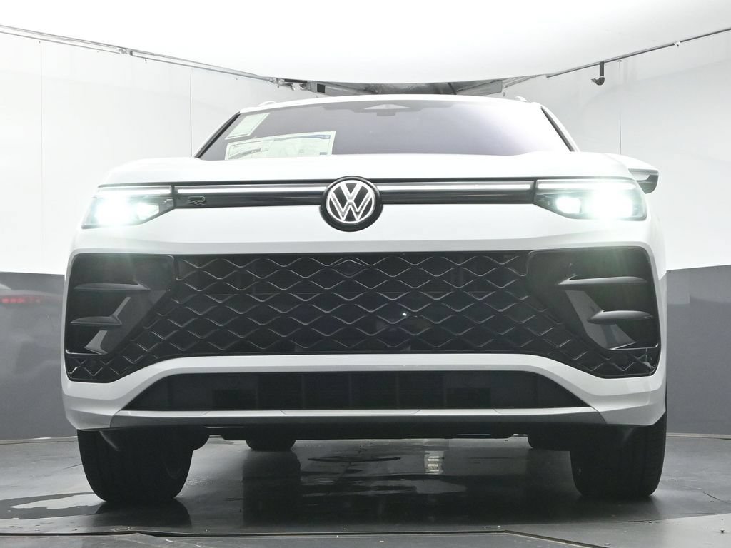 New 2026 Volkswagen Tiguan SEL R-Line AWD/4WD image 35