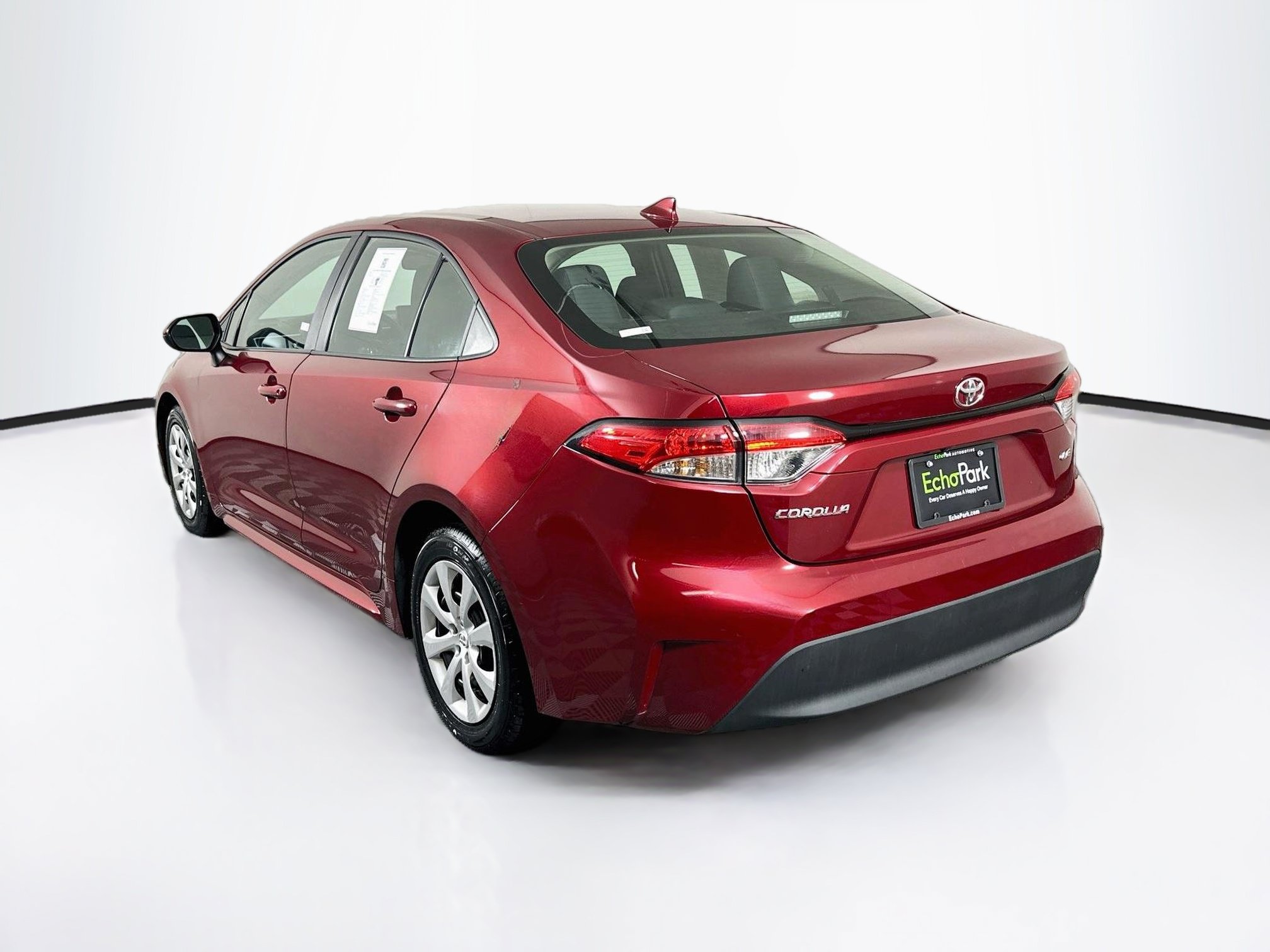 Used 2025 Toyota Corolla LE FWD image 5