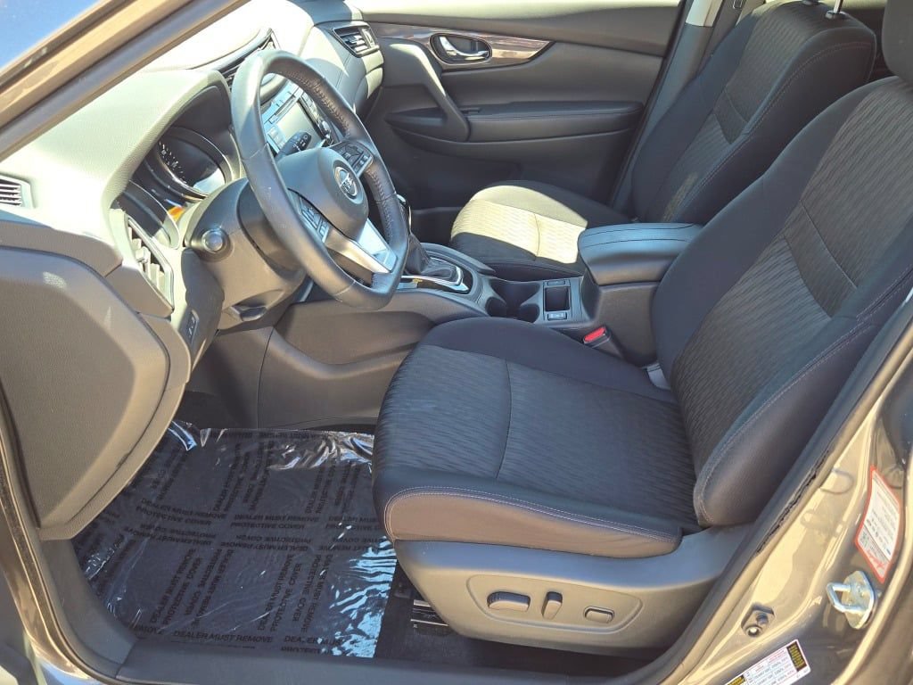 Used 2018 Nissan Rogue SV FWD image 20