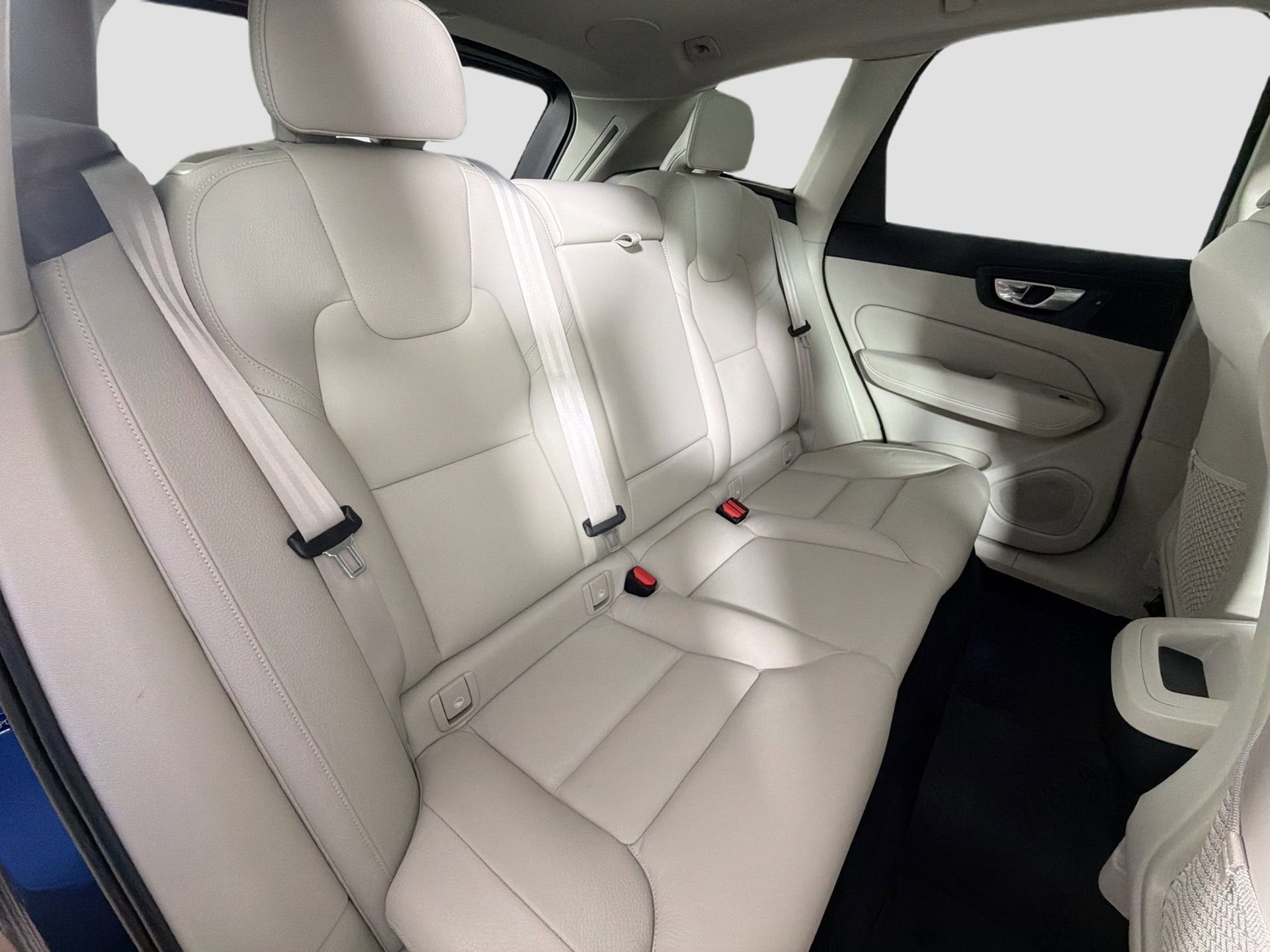 Certified 2023 Volvo XC60 B5 Plus w/ Climate Package FWD image 26
