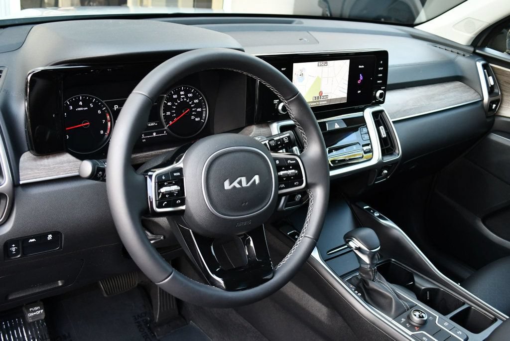 Used 2022 Kia Sorento S w/ Panoramic Sunroof Package AWD/4WD image 45