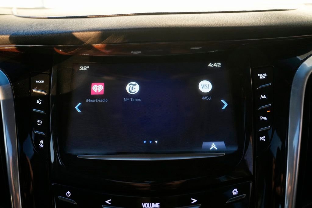 Used 2020 Cadillac Escalade Luxury AWD/4WD image 55