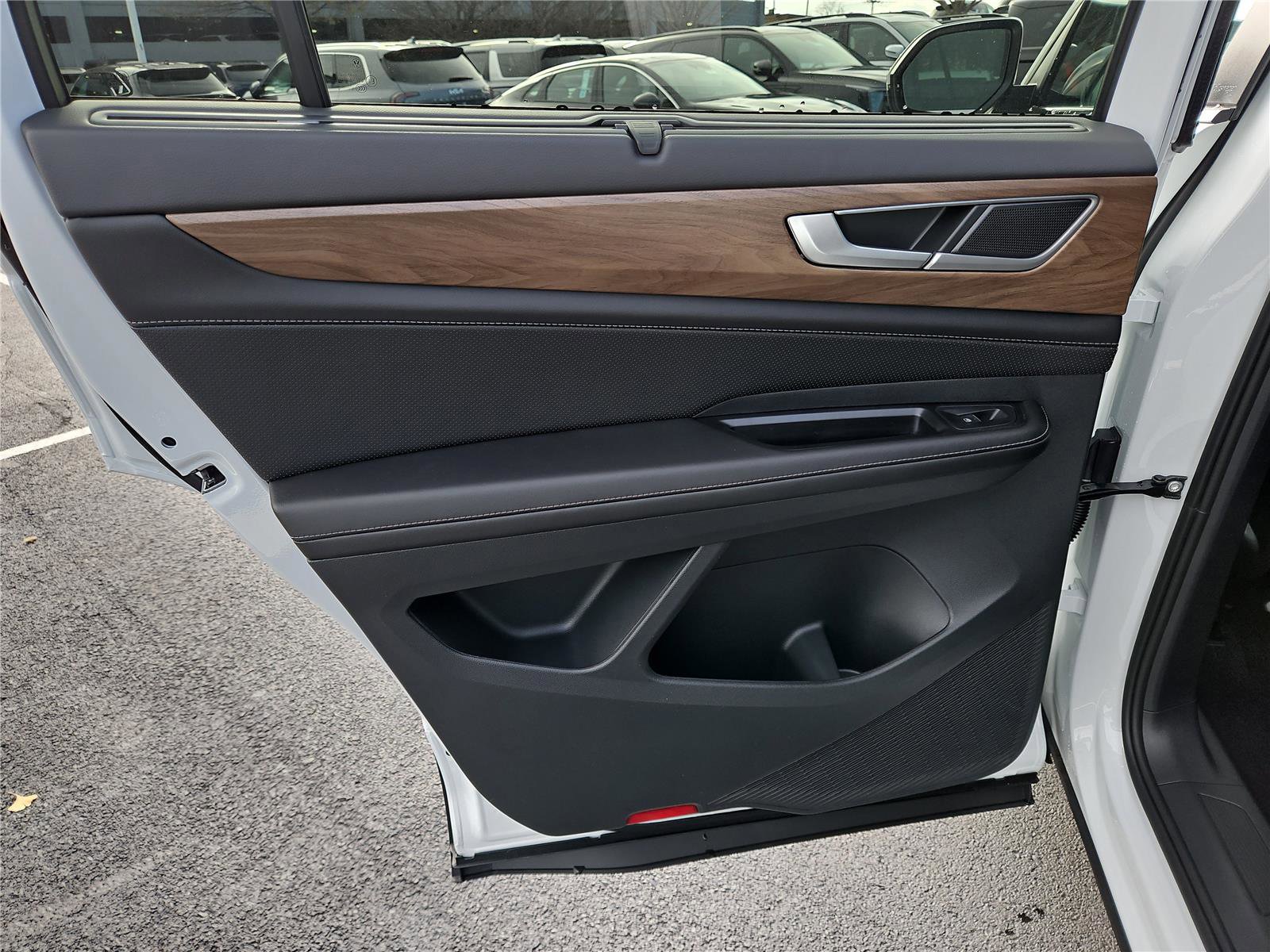 New 2026 Volkswagen Atlas SE image 24