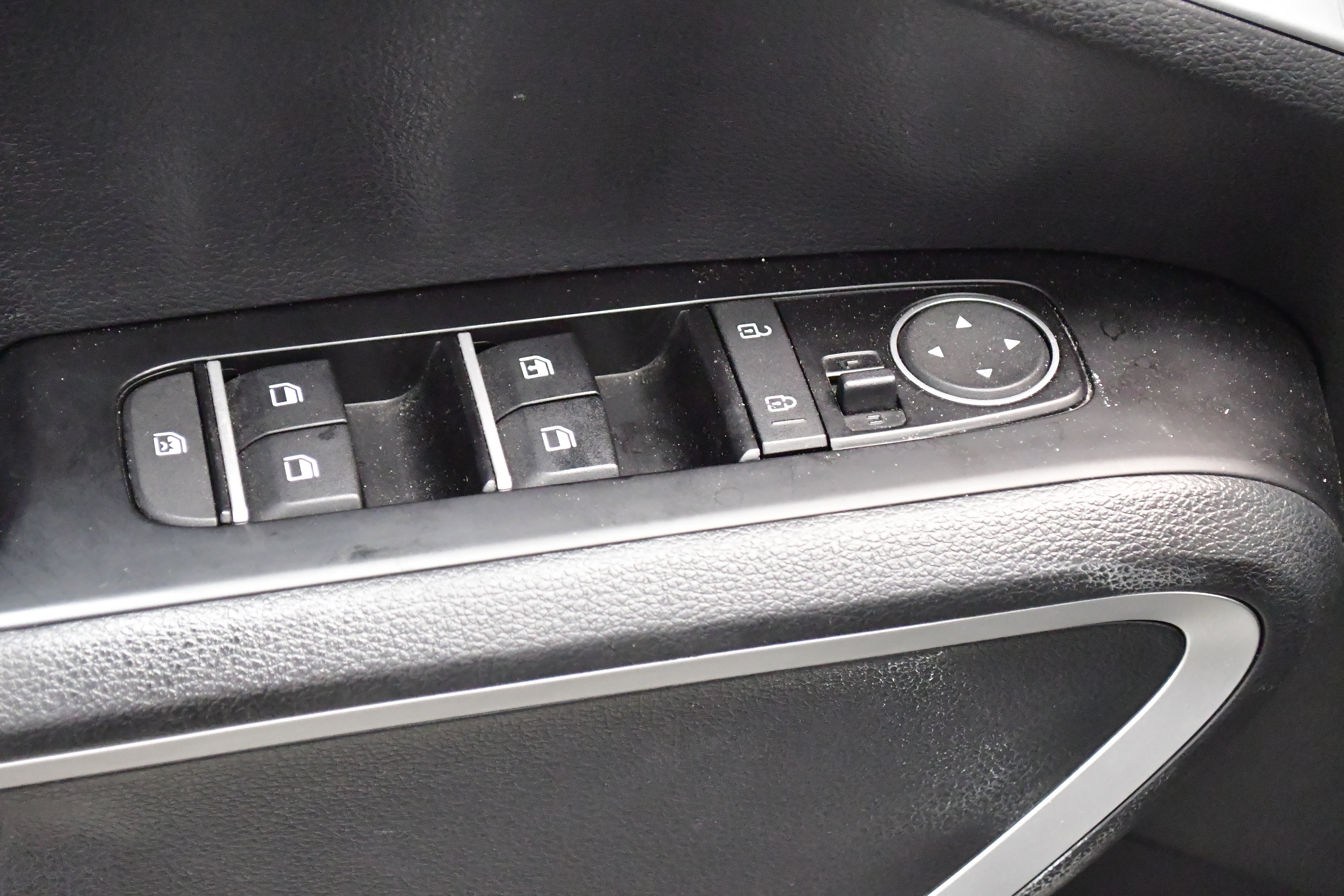 Used 2025 Kia Soul LX w/ LX Technology Package FWD image 16