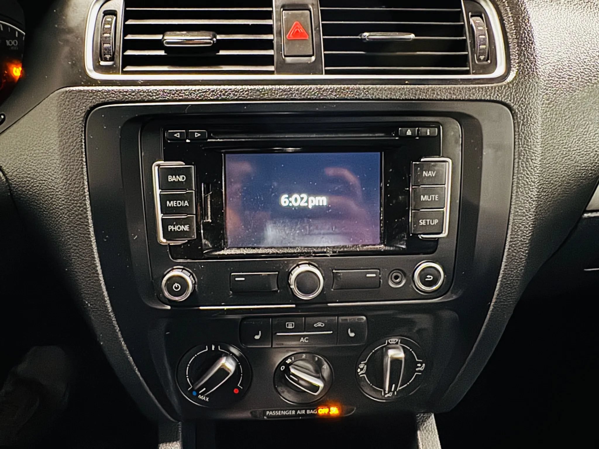 Used 2012 Volkswagen Jetta SEL FWD image 18