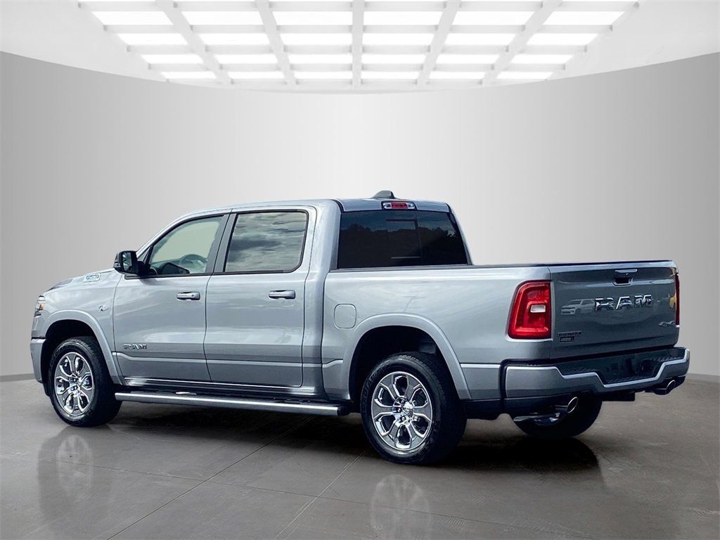 New 2026 RAM 1500 4x4 Crew Cab image 3