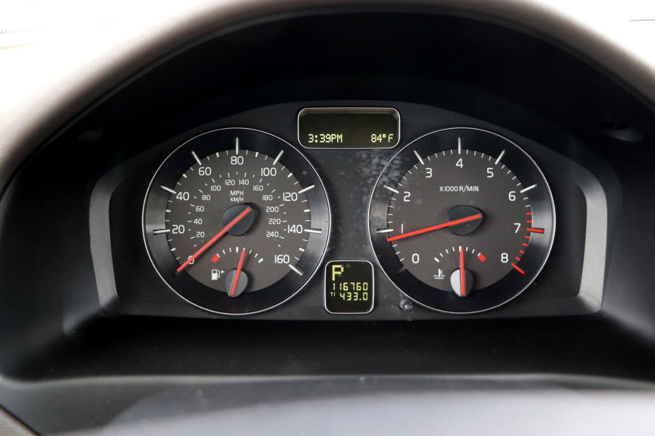 Used 2011 Volvo V50 T5 image 18