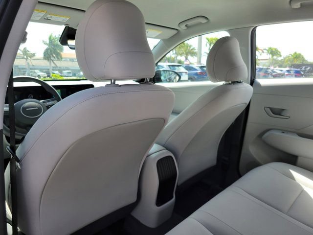 Used 2026 Hyundai Kona SE FWD image 8