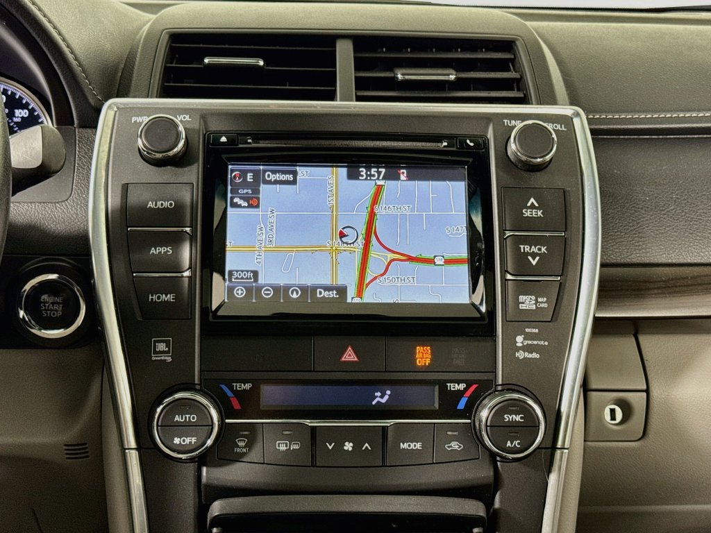 Used 2015 Toyota Camry XLE w/ Moonroof Package FWD image 12