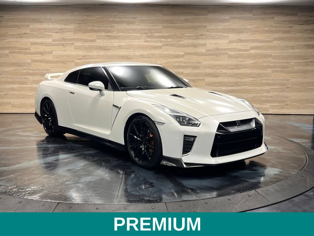 Used 2020 Nissan GT-R Premium AWD/4WD image 1