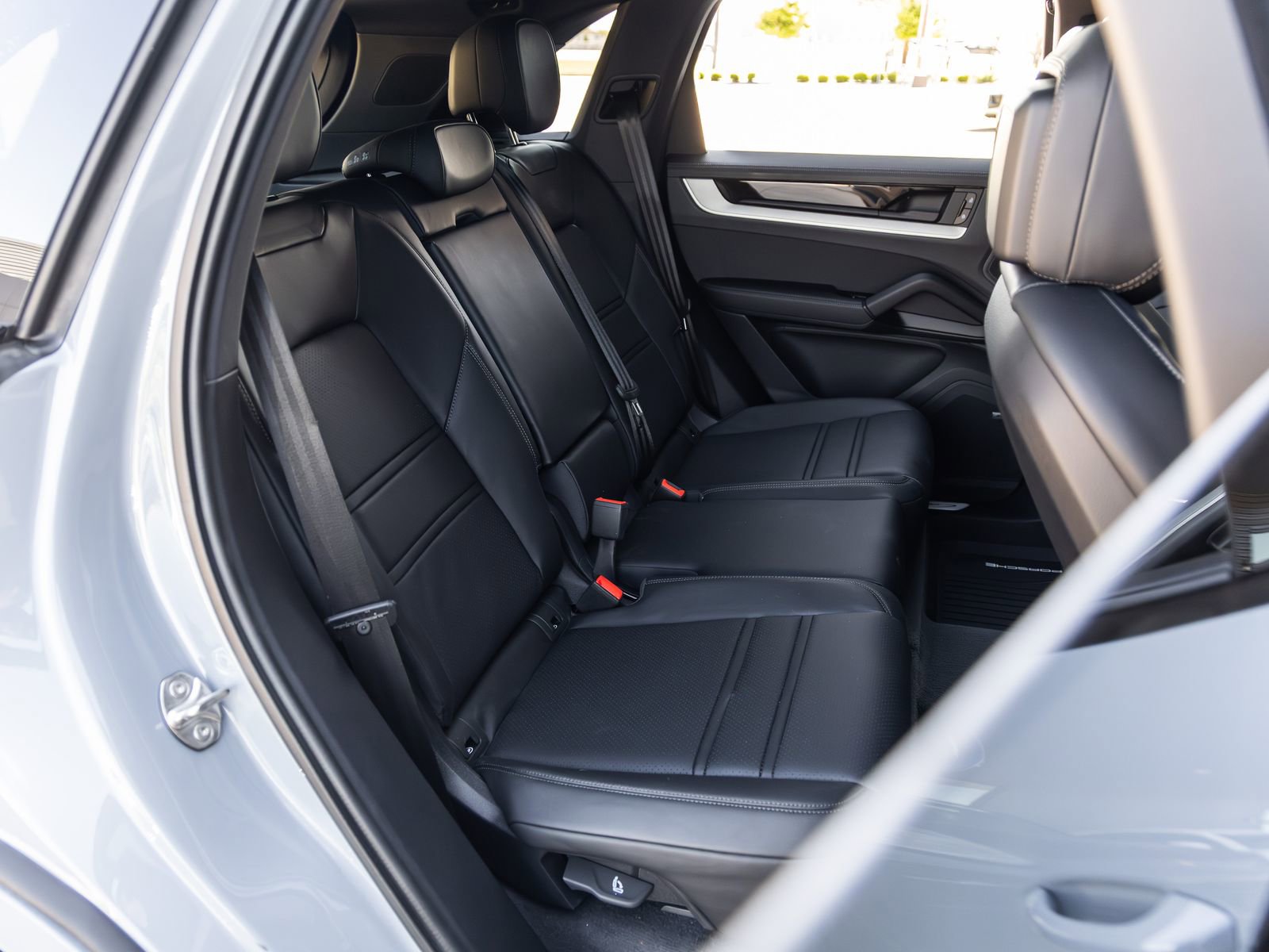 Certified 2026 Porsche Cayenne AWD/4WD image 40