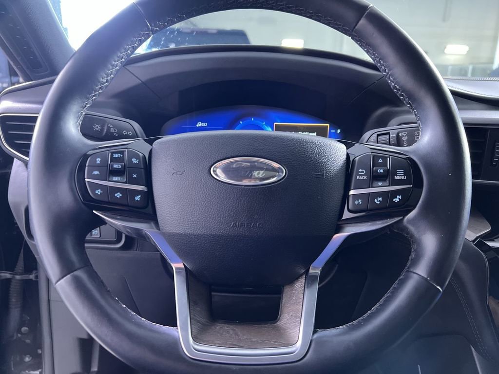 Used 2022 Ford Explorer Platinum w/ Equipment Group 601A image 16