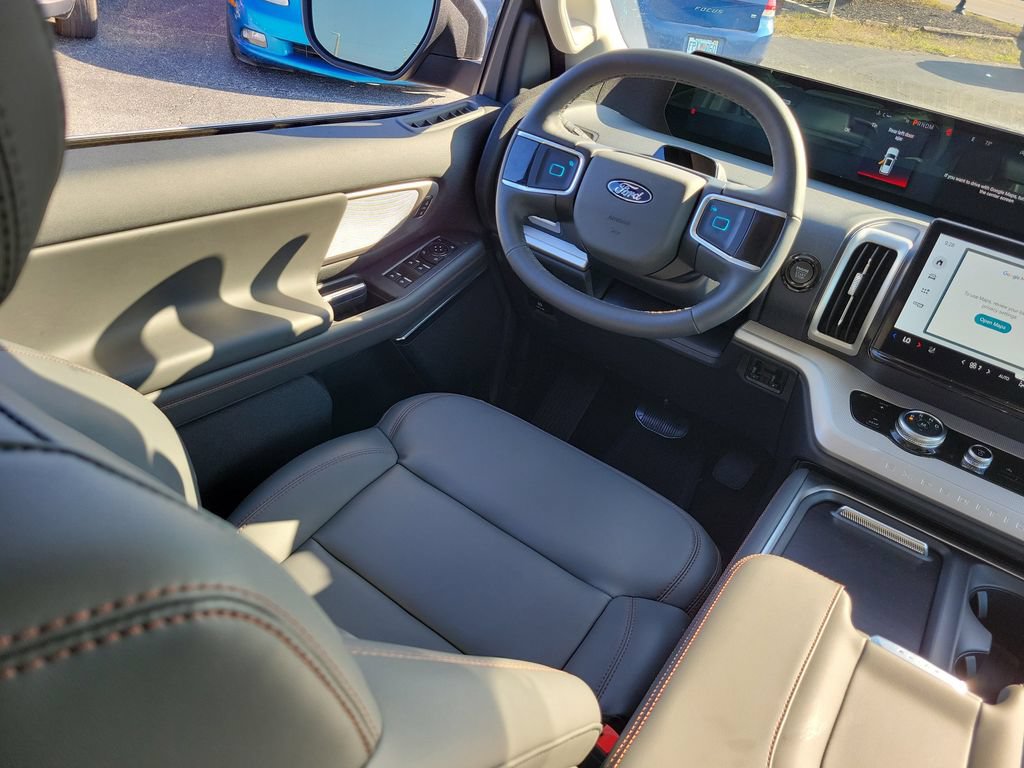 New 2025 Ford Expedition Active RWD image 19