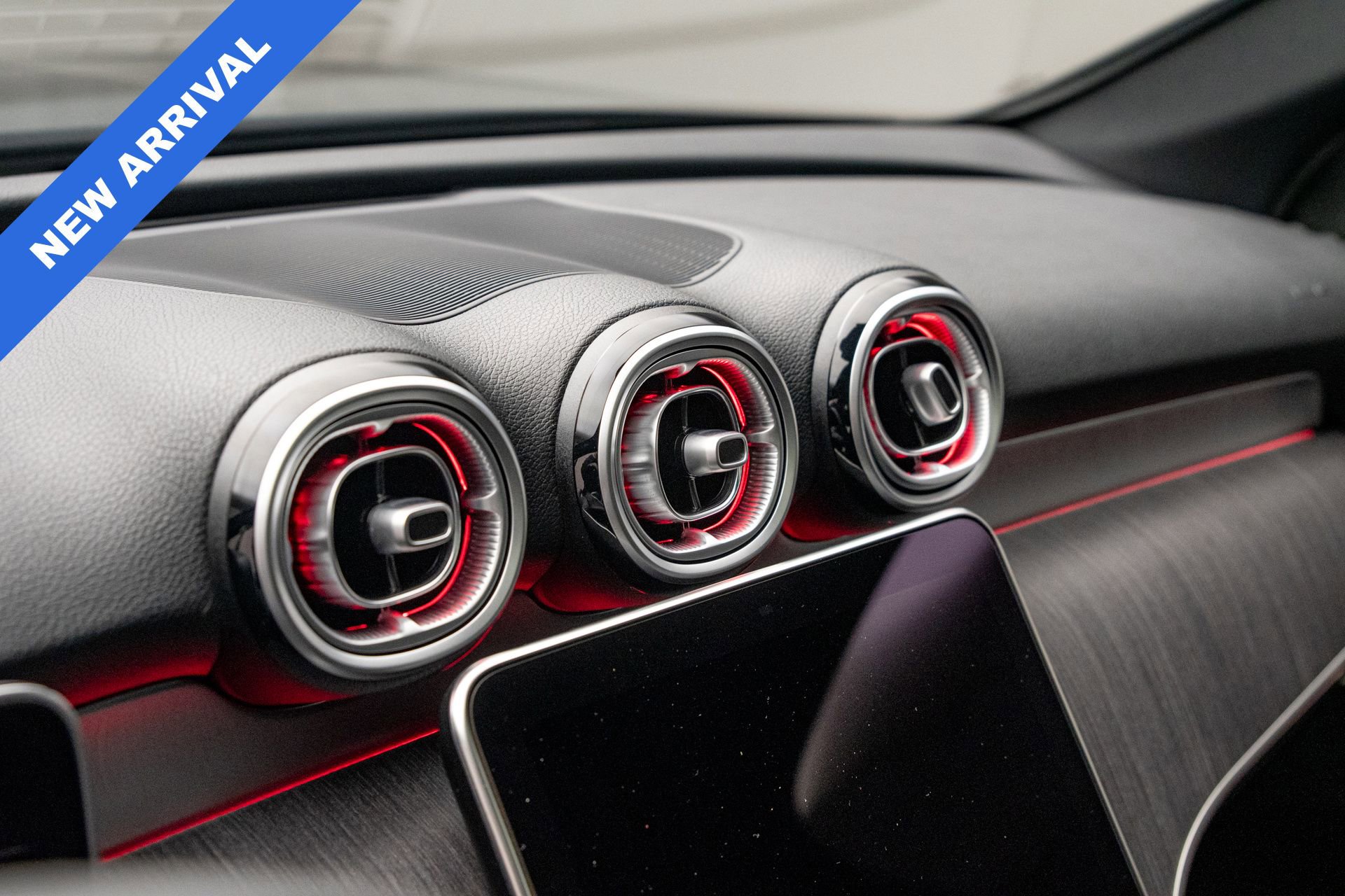 Used 2025 Mercedes-Benz GLC 300 4MATIC image 20