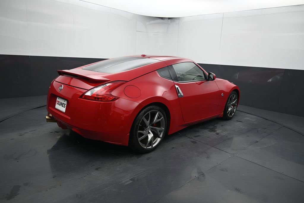 Used 2016 Nissan 370Z Coupe RWD image 12