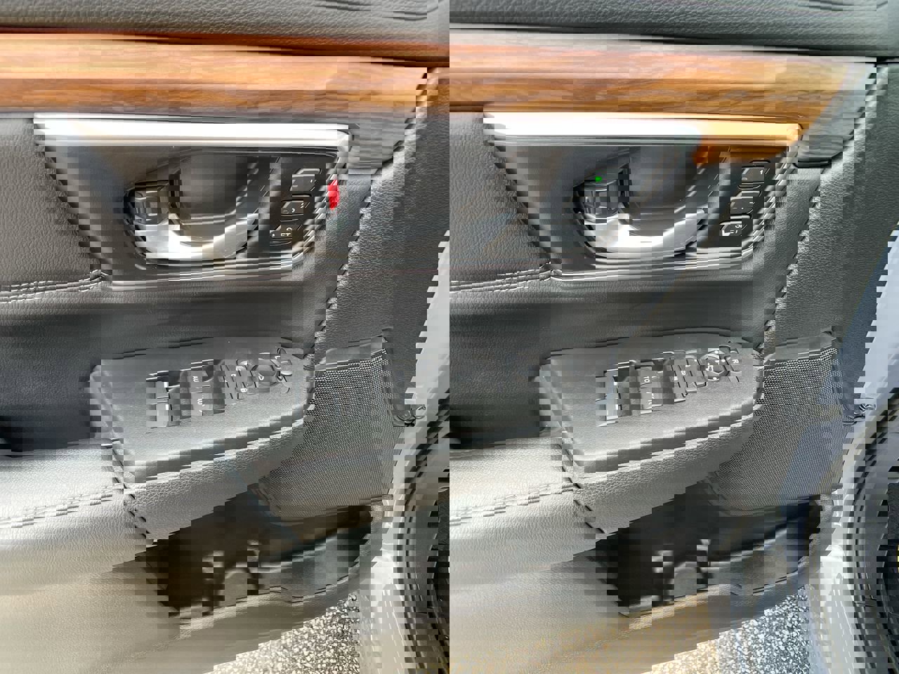 Used 2022 Honda CR-V Touring image 14