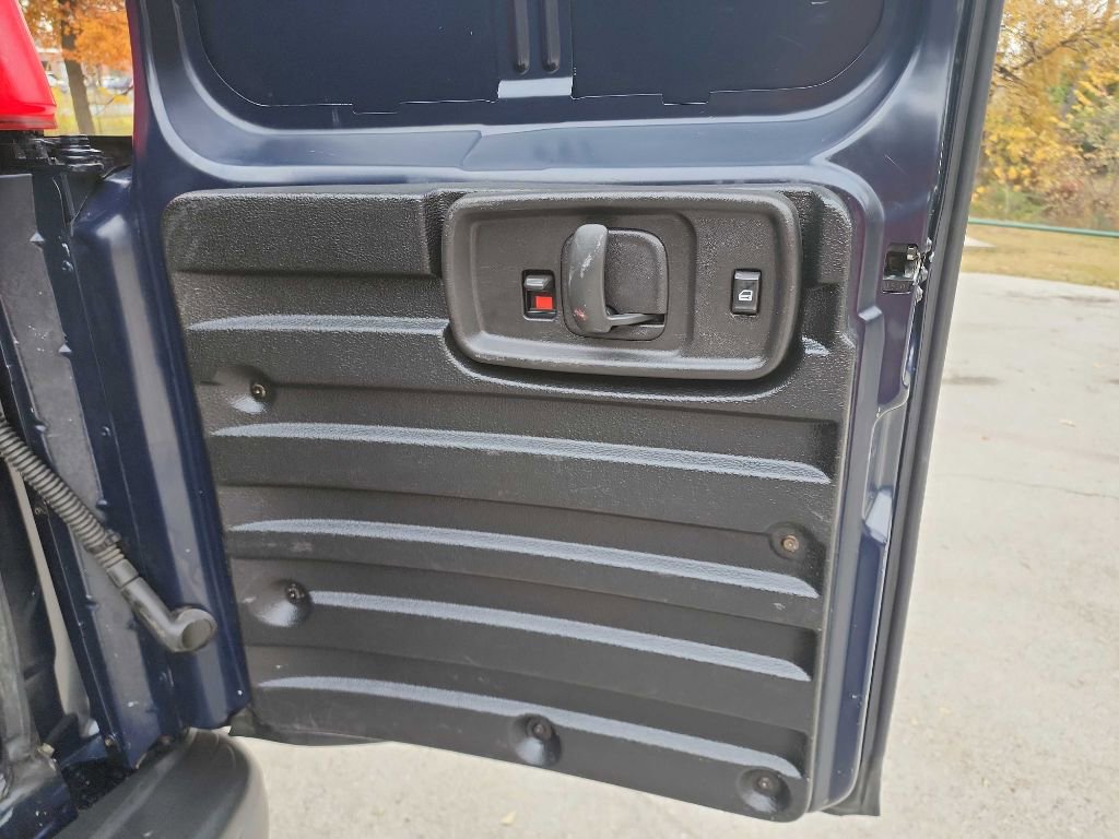 Used 2015 Chevrolet Express 2500 w/ Cold Climate Package image 22