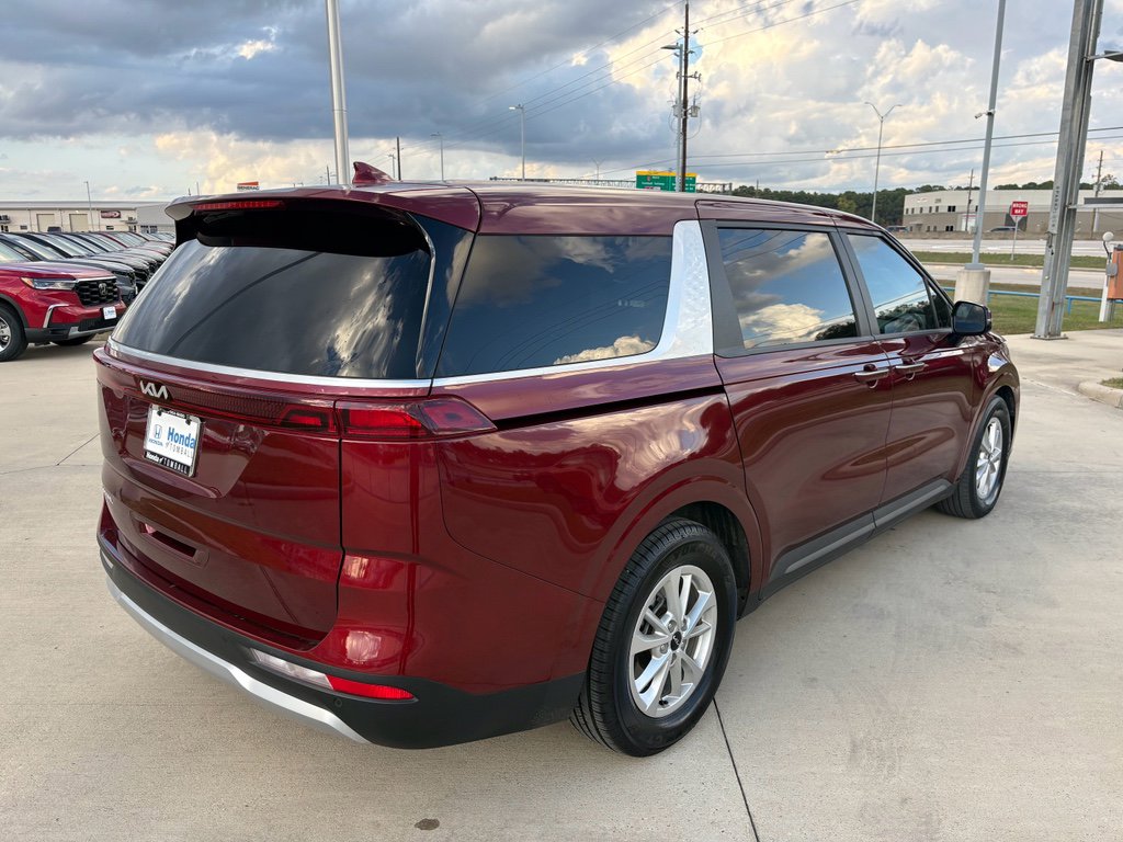 Used 2024 Kia Carnival LX image 7